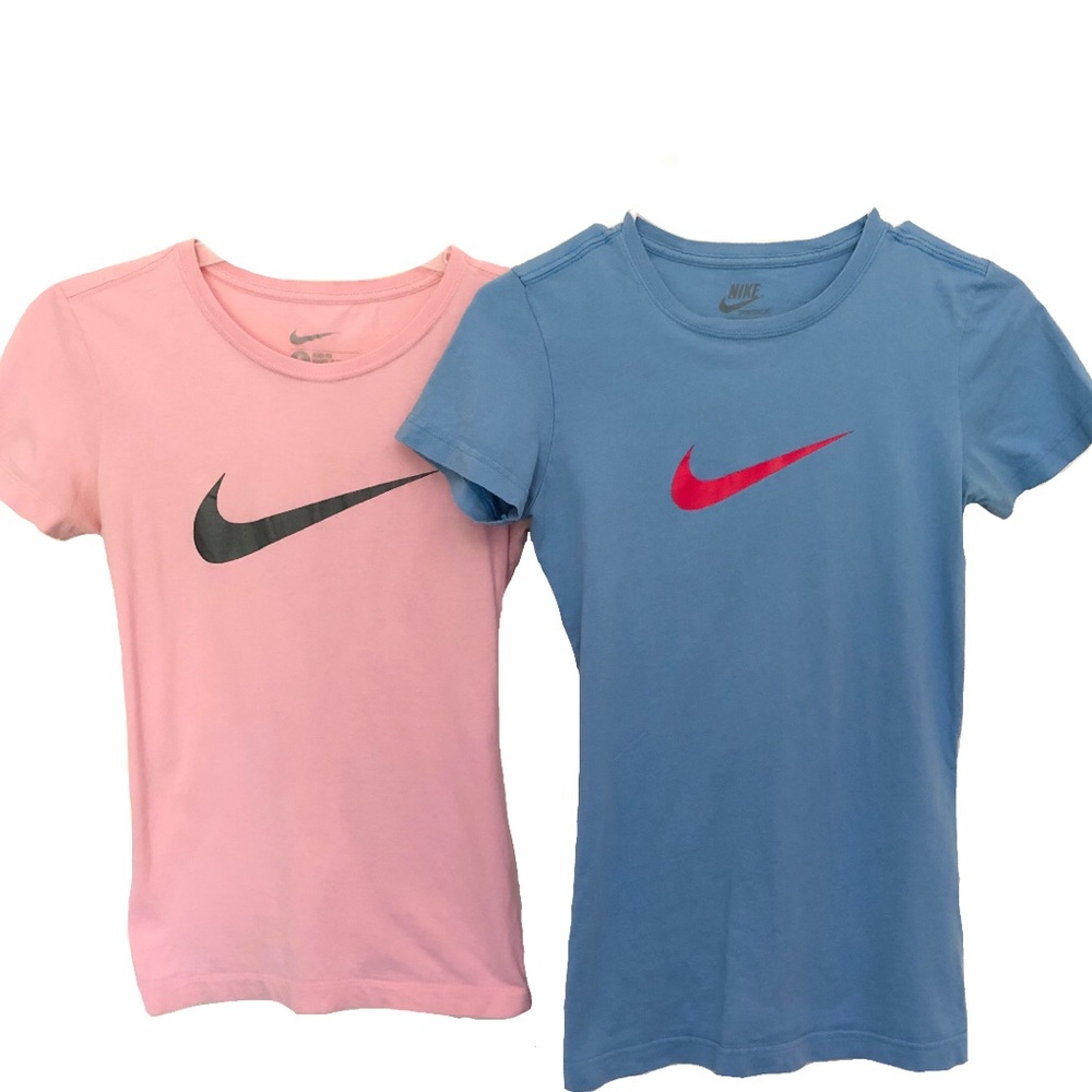Nike 2 for 1 bundle Women’s short sleeve tee SMALL